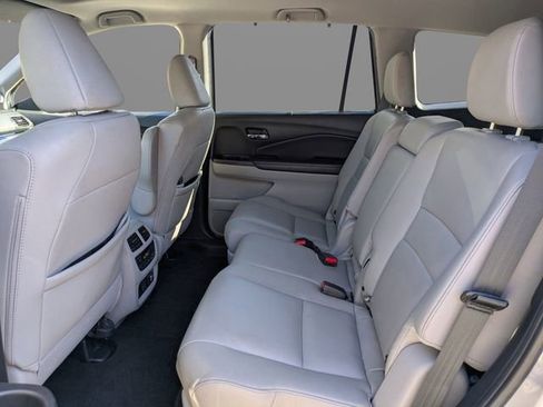 Used 2020 Honda Pilot Touring image 15