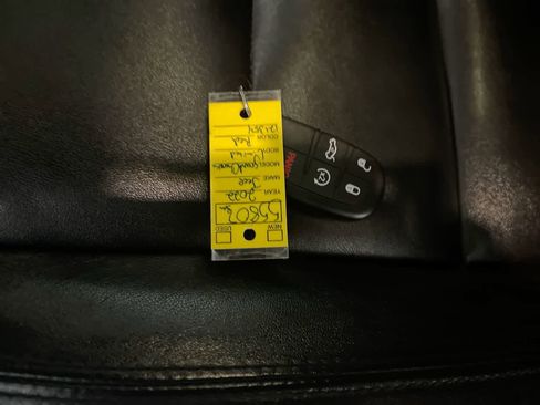 Used 2022 Jeep Grand Cherokee Limited image 27