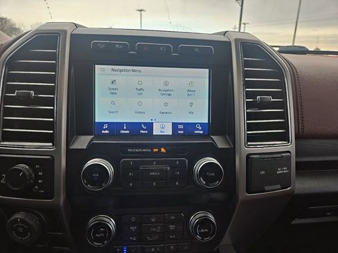 Used 2019 Ford F150 Platinum w/ Equipment Group 701A Luxury image 8