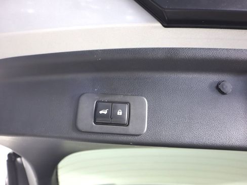 Used 2025 Nissan Murano SV image 22