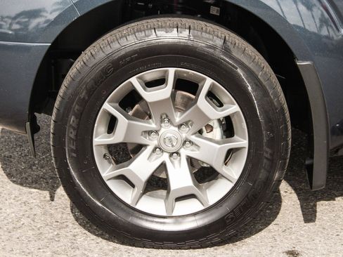 Used 2020 Nissan Frontier SV image 34