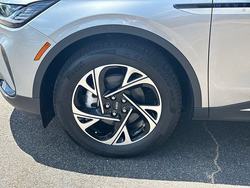 New 2026 Lincoln Nautilus Premier w/ Equipment Group 102A AWD/4WD image 12