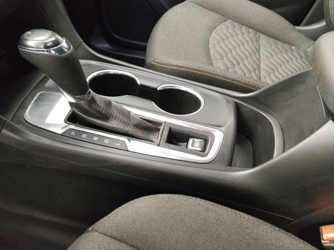 Used 2020 Chevrolet Equinox LT FWD image 26