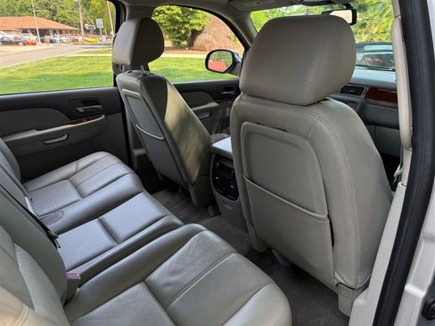Used 2010 Chevrolet Avalanche LT w/ Luxury Package RWD image 58