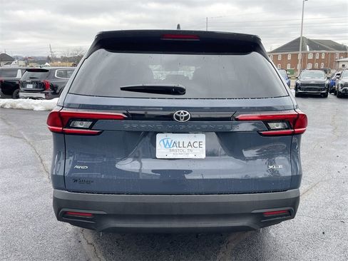 Used 2025 Toyota Grand Highlander AWD image 5