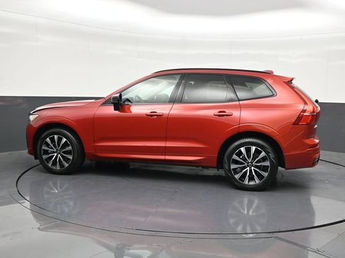 Used 2024 Volvo XC60 B5 Core AWD/4WD image 2