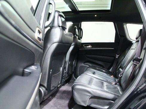 Used 2017 Jeep Grand Cherokee Limited w/ Luxury Group II image 29