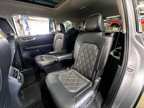 Used 2024 Volkswagen Atlas SEL Premium R-Line AWD/4WD image 25