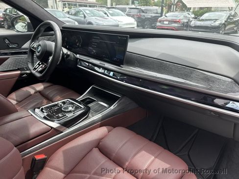 Used 2024 BMW 760i xDrive w/ Executive Package AWD/4WD image 37
