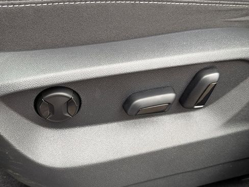 Certified 2023 Volkswagen Atlas SE FWD image 26