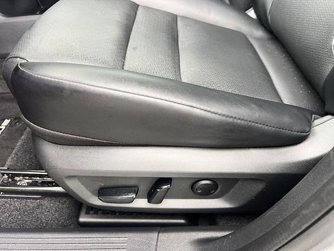 Certified 2023 Nissan Rogue SV w/ SV Premium B Package FWD image 22
