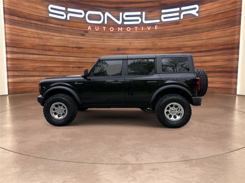 Used 2025 Ford Bronco 4-Door AWD/4WD image 2