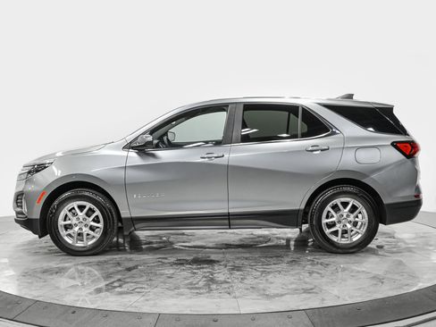 Used 2023 Chevrolet Equinox LT image 2