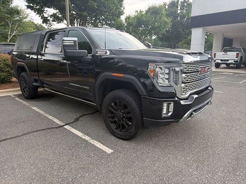 Used 2023 GMC Sierra 2500 Denali w/ Denali Black Diamond Edition AWD/4WD image 3