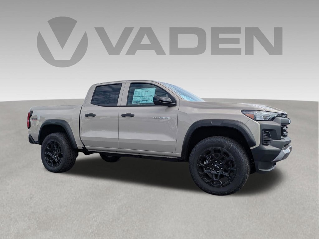 New 2026 Chevrolet Colorado Trail Boss w/ Midnight Edition AWD/4WD image 3