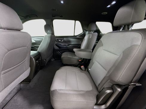 Used 2023 Chevrolet Traverse LT FWD image 25