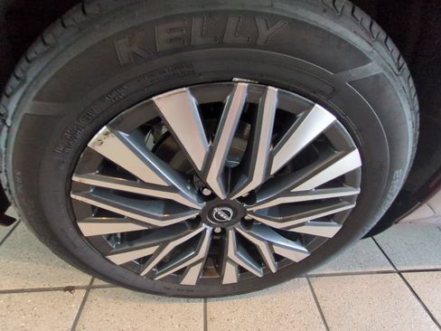 Used 2024 Nissan Altima 2.5 SV FWD image 29