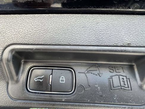 Used 2022 Ford Explorer XLT RWD image 11