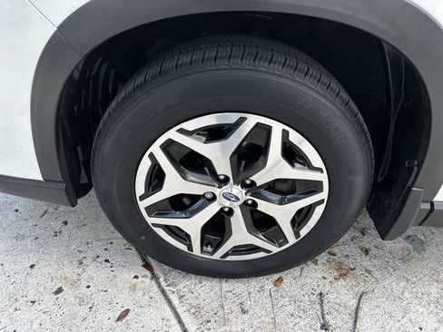 Certified 2024 Subaru Forester Premium AWD/4WD image 10