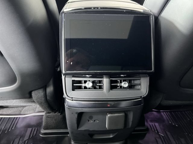 Certified 2026 Cadillac Vistiq Sport w/ LPO, Floor Liner Package AWD/4WD image 21