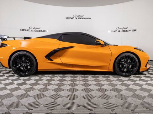 Used 2022 Chevrolet Corvette Stingray Premium Conv w/ Z51 Performance Package RWD image 3