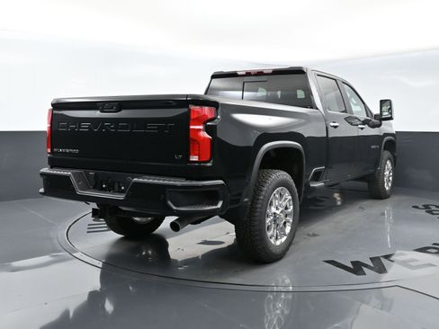 Used 2025 Chevrolet Silverado 2500 LT w/ Z71 Chrome Sport Edition AWD/4WD image 9