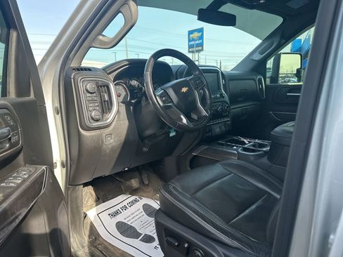 Used 2020 Chevrolet Silverado 2500 LTZ w/ LTZ Convenience Package image 6