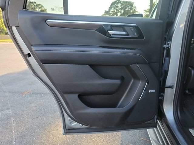 Certified 2025 Chevrolet Tahoe Premier RWD image 19