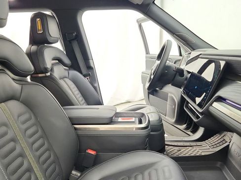 Used 2025 Rivian R1S Adventure image 26