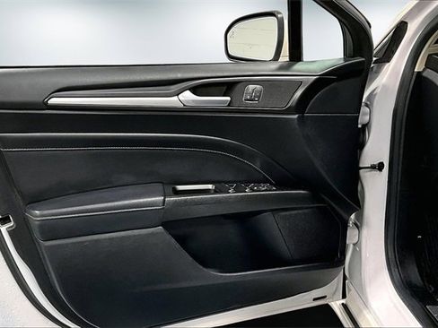 Used 2019 Ford Fusion Titanium image 20