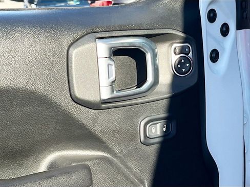 Certified 2023 Jeep Wrangler Rubicon w/ Xtreme 35 Tire Package image 18