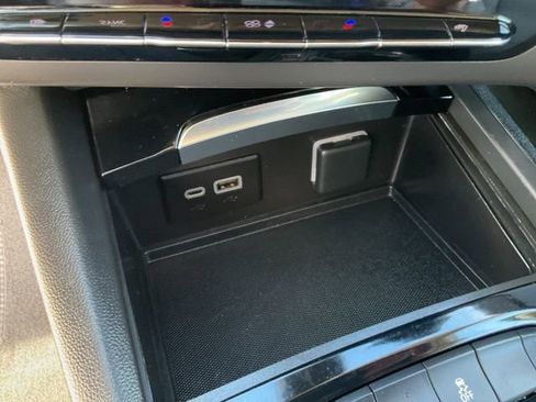 Used 2023 Buick Envision Essence image 19