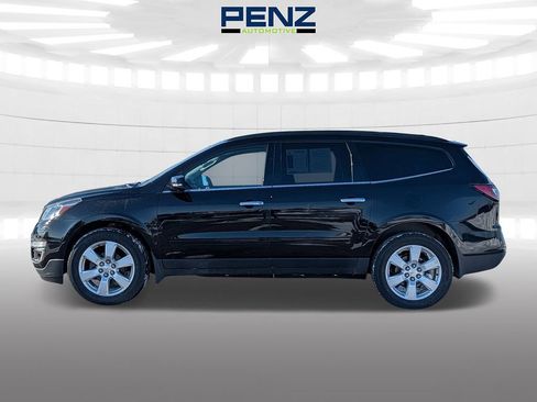 Used 2016 Chevrolet Traverse LT w/ Style and Technology Package FWD image 4