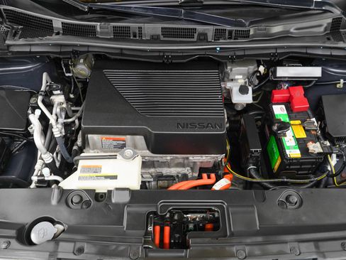 Used 2019 Nissan Leaf SV Plus w/ SV Plus Technology Package FWD image 32