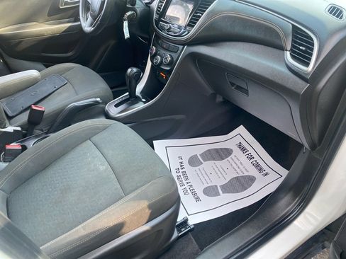 Used 2018 Chevrolet Trax LS image 22