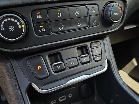 Used 2019 GMC Terrain SLE FWD image 21