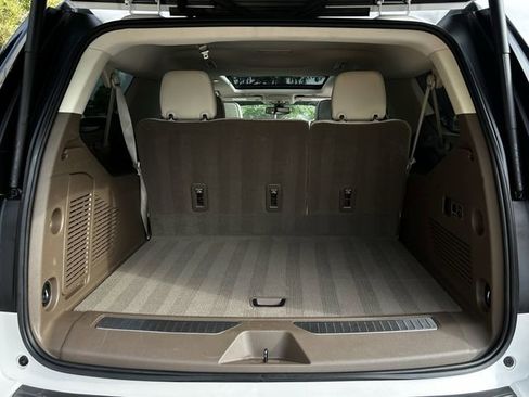 Used 2022 GMC Yukon XL Denali AWD/4WD image 36