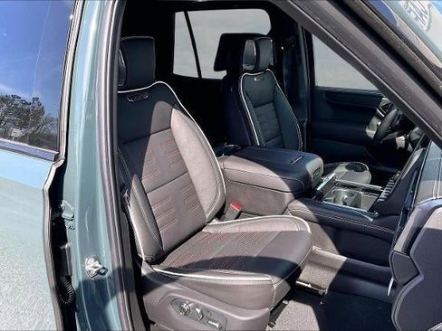 New 2026 GMC Yukon AT4 Ultimate AWD/4WD image 8