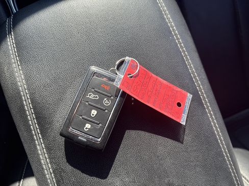 Used 2023 Jeep Grand Cherokee Limited w/ Luxury Tech Group II image 30