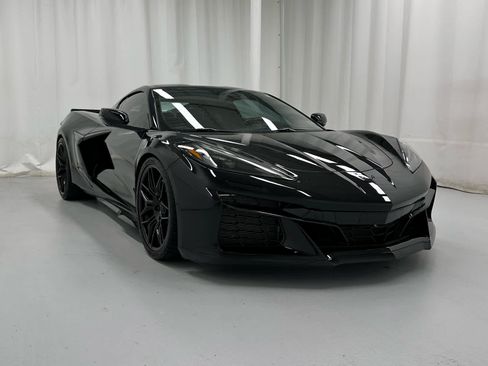 Used 2024 Chevrolet Corvette Z06 w/ Stealth Interior Trim Package RWD image 1