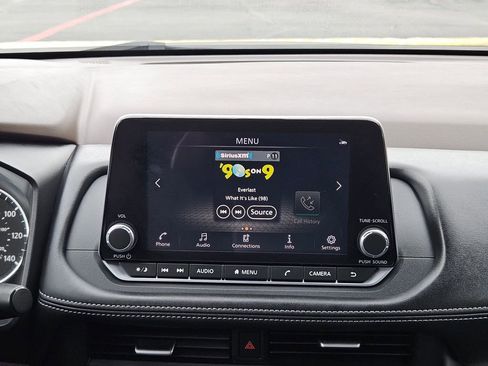 Used 2023 Nissan Rogue SV image 19