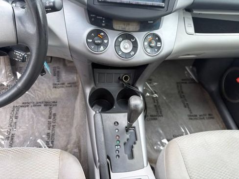 Used 2006 Toyota RAV4 Limited FWD image 13