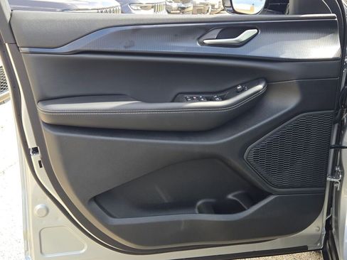 New 2025 Jeep Grand Cherokee L Altitude image 23