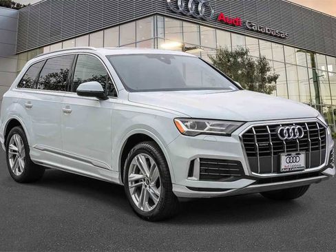 Used 2023 Audi Q7 2.0T Premium w/ Towing Package image 5