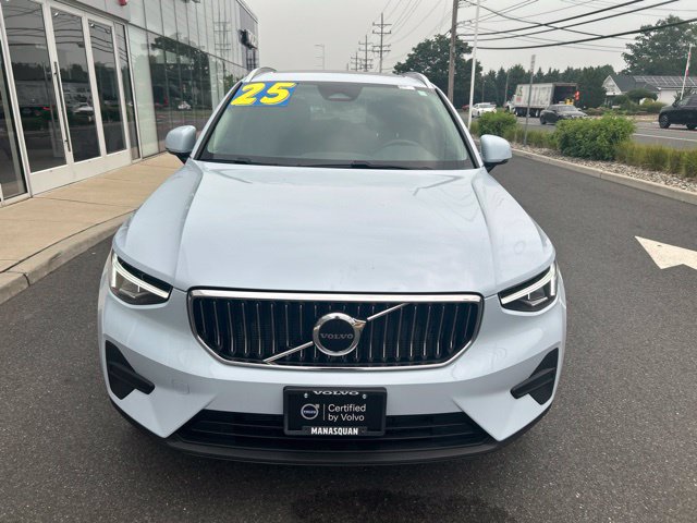 Certified 2025 Volvo XC40 B5 Core AWD/4WD image 7