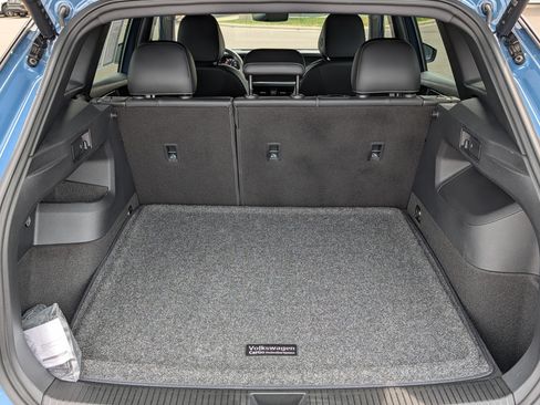 Certified 2025 Volkswagen Tiguan SE R-Line AWD/4WD image 18