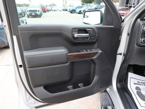 Used 2021 GMC Sierra 1500 SLT image 33