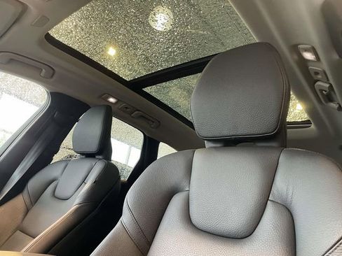 Used 2023 Volvo XC60 B5 Plus w/ Climate Package AWD/4WD image 16