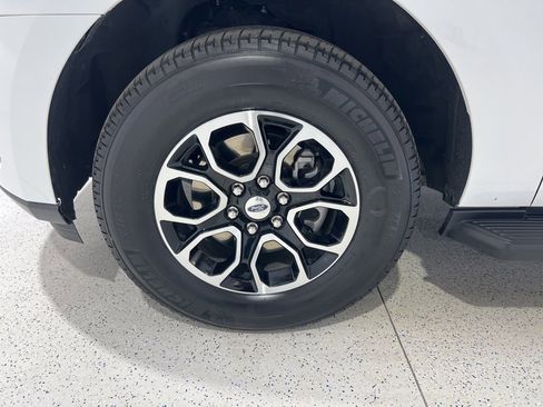 Used 2024 Ford Expedition Max XLT image 30