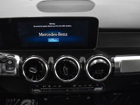 Used 2020 Mercedes-Benz GLB 250 4MATIC image 30